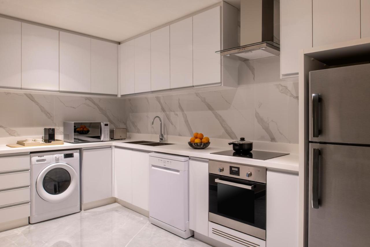Steigenberger Residence Доха Екстериор снимка A typical kitchen
