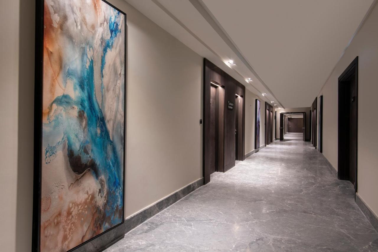Steigenberger Residence Доха Екстериор снимка A corridor at the hotel
