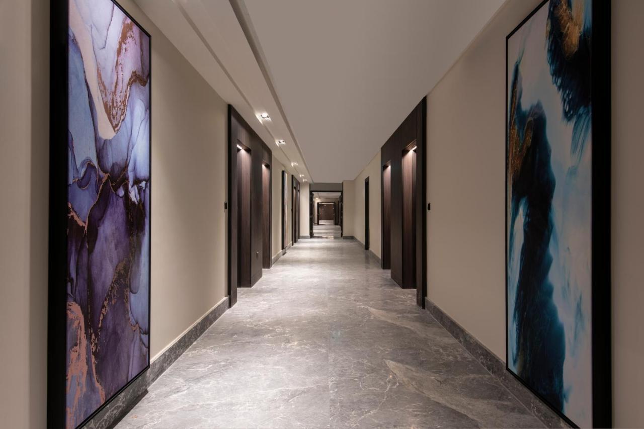 Steigenberger Residence Доха Екстериор снимка A corridor at the hotel