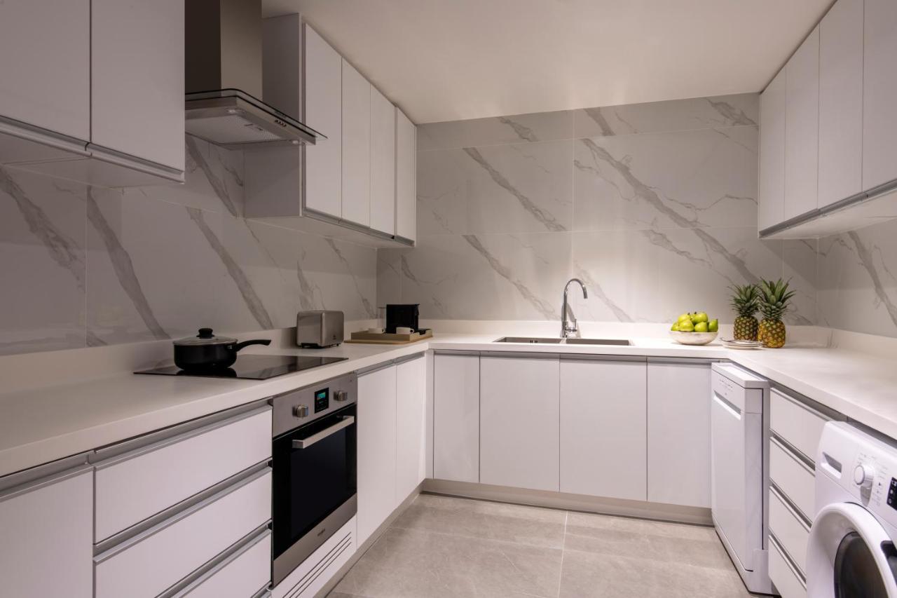 Steigenberger Residence Доха Екстериор снимка A modern kitchen
